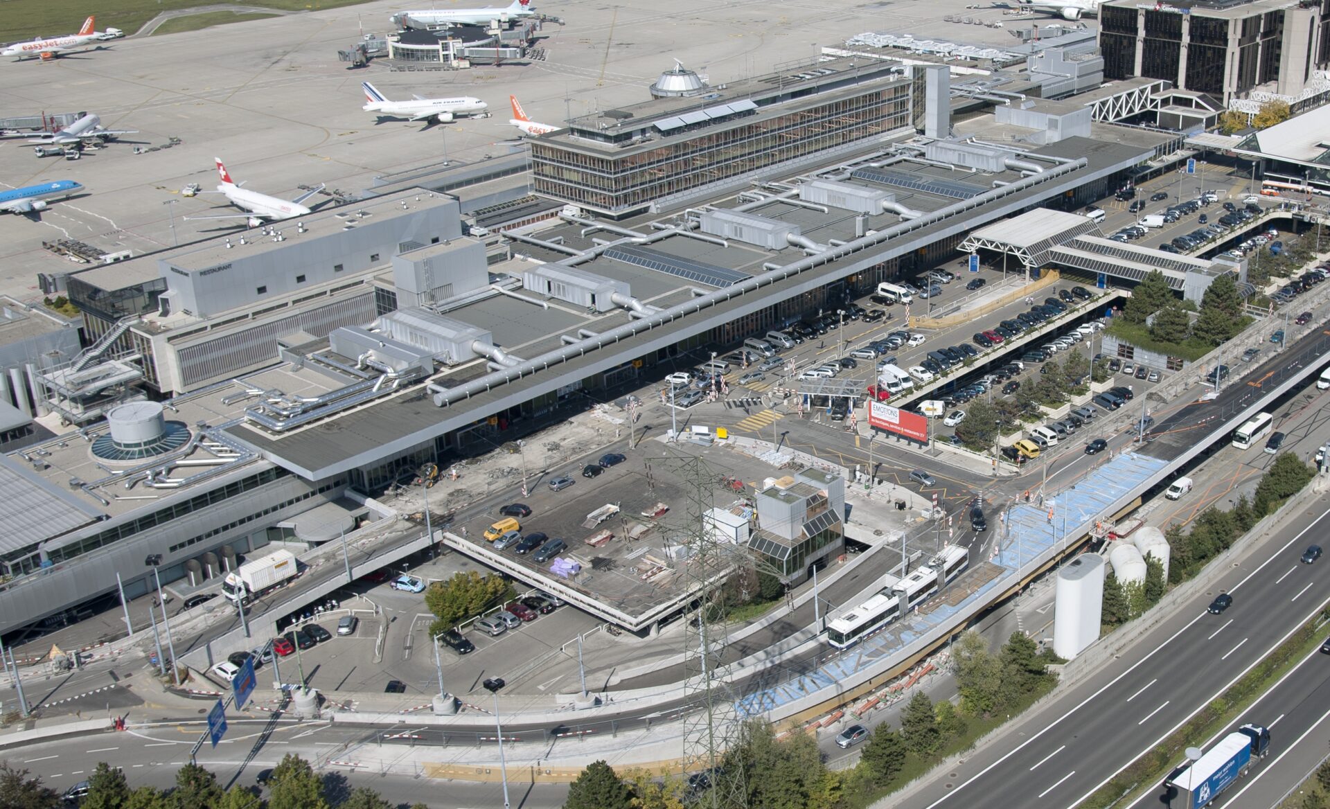 Protégé : Viaduc et plateforme, Aéroport de Genève, Suisse